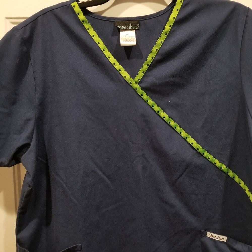 Womans Cherokee size 2XL blue with green scrub top